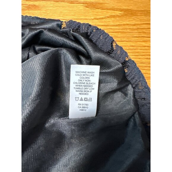 Maurices Long Sleeve Satin Lapel Lace Overlay Hook and Eye Close Blazer Sz XL - Picture 8 of 9